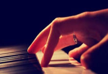 西班牙迎战英格兰，力争晋级